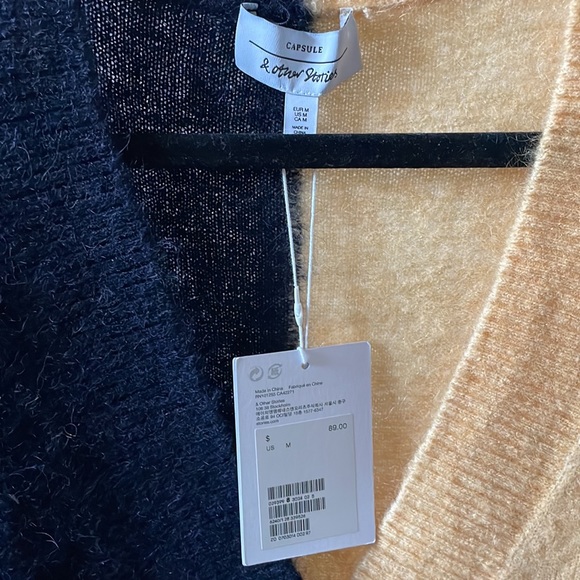 & Other Stories plunging v-cut sweater in navy blue/butter yellow sz M - Picture 2 of 8